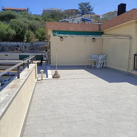 Montanarella Appartement *